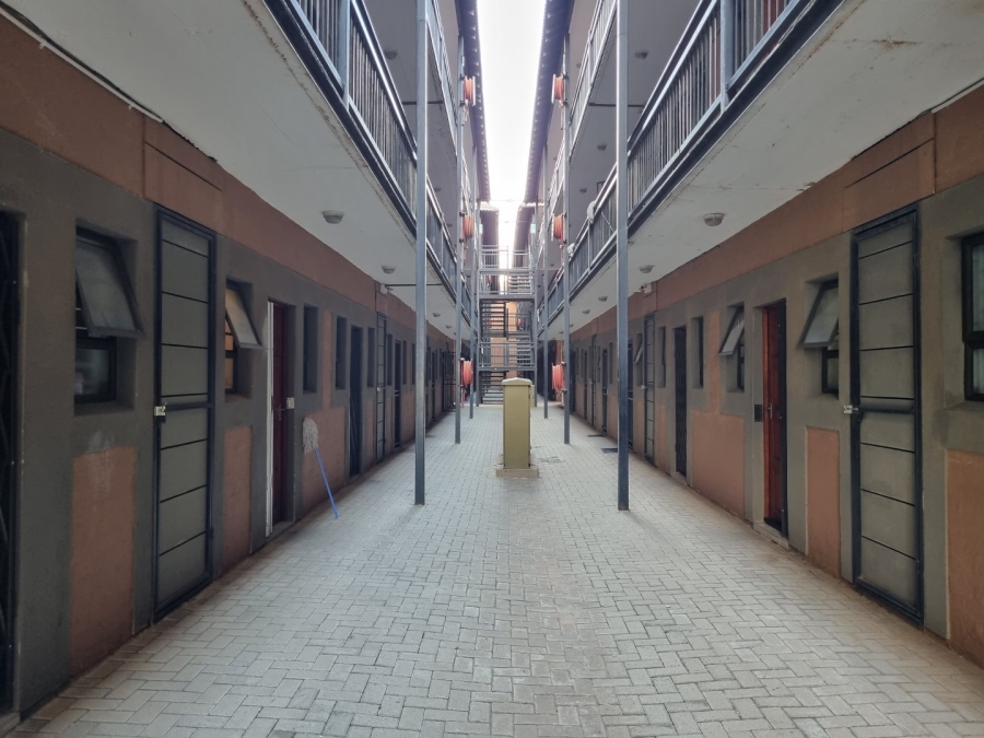 1 Bedroom Property for Sale in Vredenhof Sh Free State